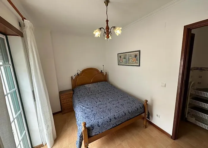 100 Meters From The Beach! Rua Da Regeneracao Nazaré